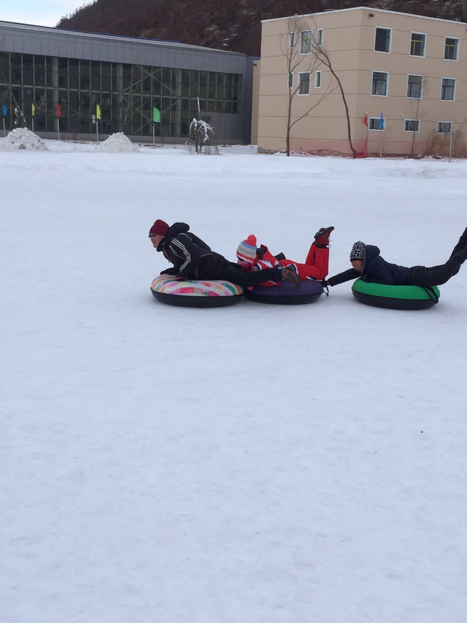 黑龍江大灣滑雪場冰雪樂園成功開幕，河北迪特加油助威
